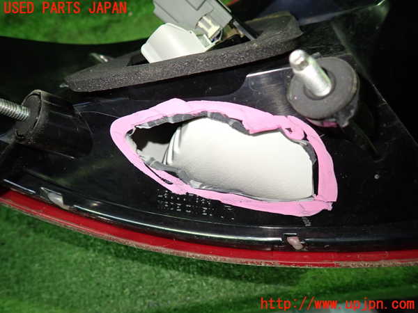 1UPJ-9233201530]ボルボ・XC60(DB4204TXC)右テールランプ 【ジャンク】_3