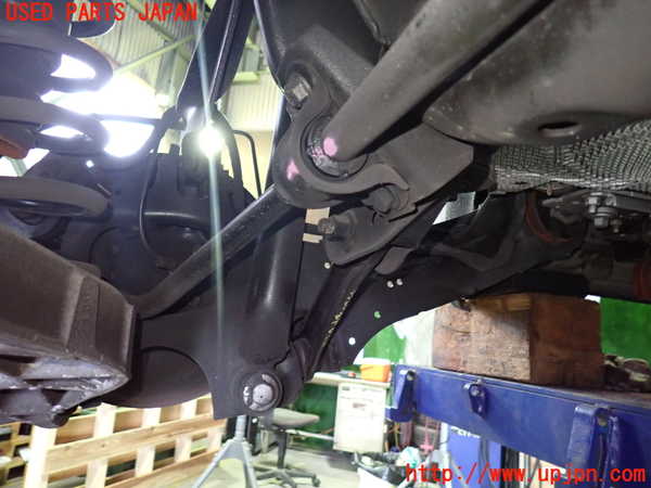 1UPJ-9233204305]ボルボ・XC60(DB4204TXC)左リアナックルハブ 中古_2