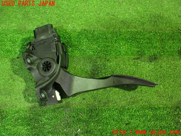 1UPJ-9233206381]ボルボ・XC60(DB4204TXC)センサー1 (アクセルペダル) 中古_2