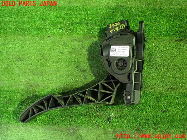 1UPJ-9233206381]ボルボ・XC60(DB4204TXC)センサー1 (アクセルペダル) 中古_3