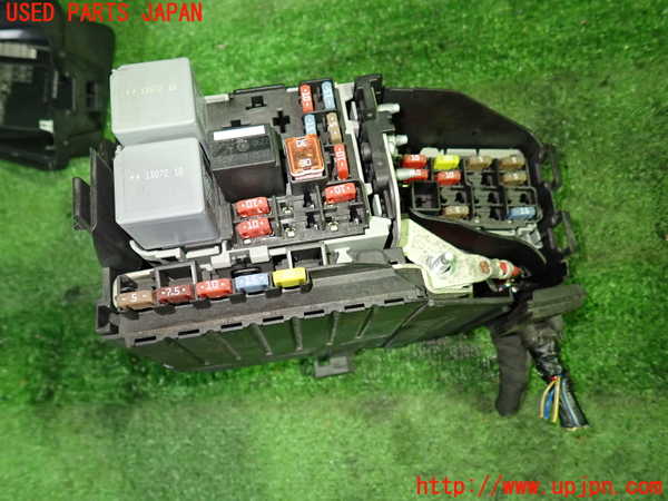 1UPJ-9233206741]ボルボ・XC60(DB4204TXC)ヒューズボックス1 中古_3