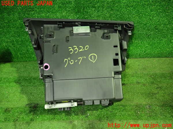 1UPJ-9233207516]ボルボ・XC60(DB4204TXC)グローブボックス1 中古_3