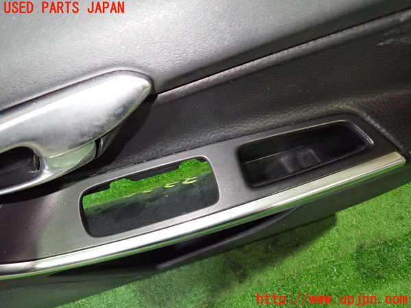 1UPJ-9233201234]ボルボ・XC60(DB4204TXC)右前ドア内張り 中古_2