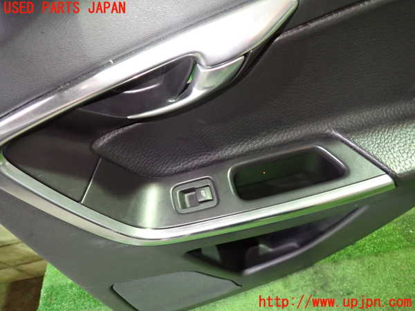 1UPJ-9233201294]ボルボ・XC60(DB4204TXC)右後ドア内張り 中古_2