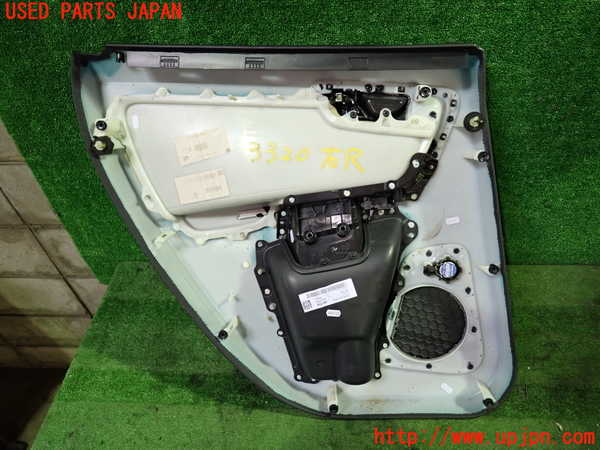 1UPJ-9233201294]ボルボ・XC60(DB4204TXC)右後ドア内張り 中古_3