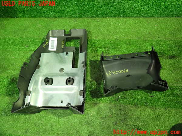 1UPJ-9233207905]ボルボ・XC60(DB4204TXC)コラムカバー 中古_3