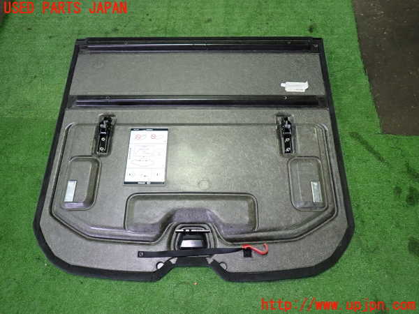 1UPJ-9233207771]ボルボ・XC60(DB4204TXC)ラゲッジトレイ1 中古_3