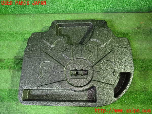 1UPJ-9233207772]ボルボ・XC60(DB4204TXC)ラゲッジトレイ2 中古_2