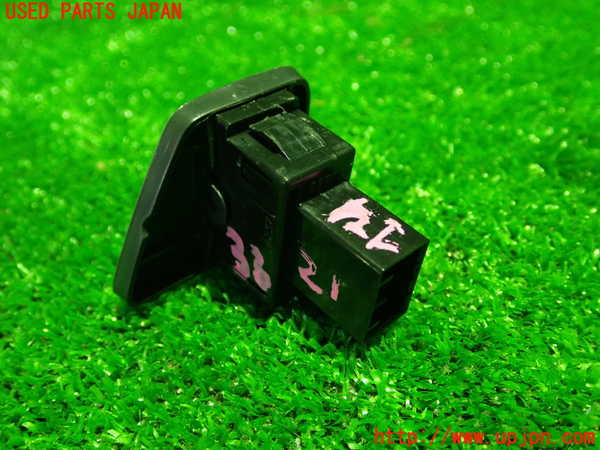 1UPJ-9233216245]フィアット・500(31209)左パワーウィンドウスイッチ 中古_3