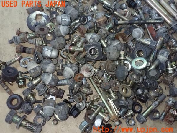 3UPJ=9233220720]デリカスターワゴン GLX(P35W)ネジ・ナット・ステー類 セット ジャンク_3