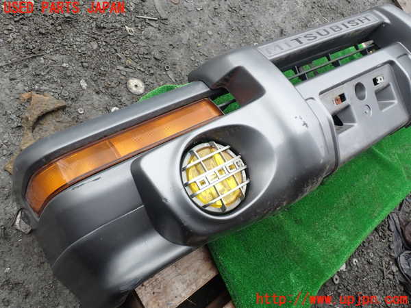 1UPJ-9233221010]デリカ スターワゴン(P35W)フロントバンパー 中古_4