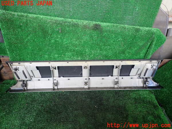 1UPJ-9233221050]デリカ スターワゴン(P35W)ラジエターグリル 中古_4