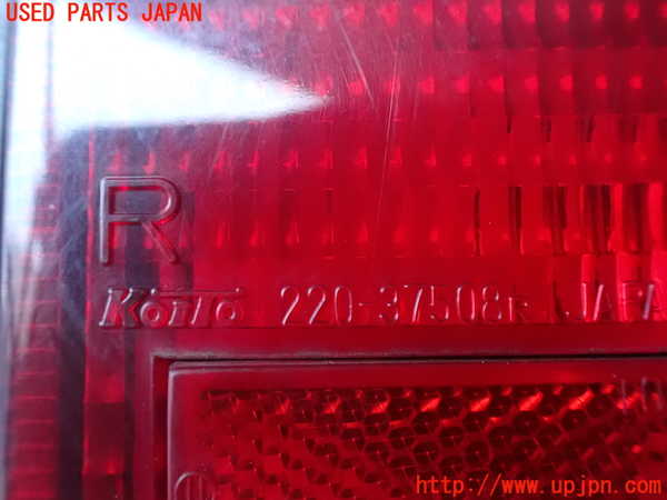1UPJ-9233221530]デリカ スターワゴン(P35W)右テールランプ 中古_4