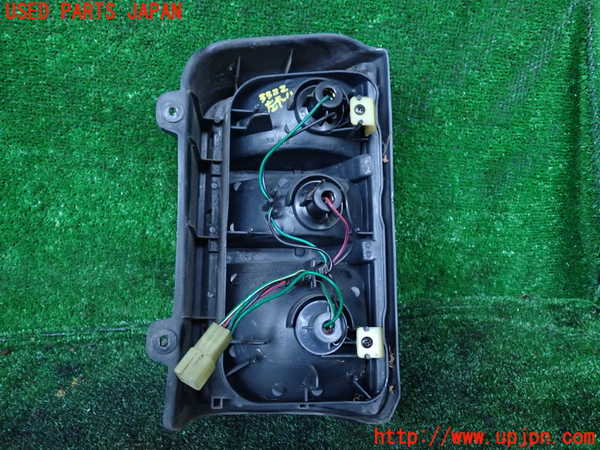 1UPJ-9233221536]デリカ スターワゴン(P35W)左テールランプ 中古_3