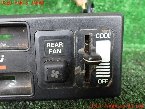 1UPJ-9233226306]デリカ スターワゴン(P35W)スイッチ1 (リヤエアコン) 中古_2
