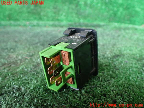 1UPJ-9233226300]デリカ スターワゴン(P35W)デフォッガースイッチ 中古_2