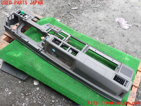1UPJ-9233227505]デリカ スターワゴン(P35W)ダッシュボード 中古_4
