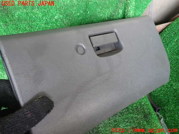 1UPJ-9233227516]デリカ スターワゴン(P35W)グローブボックス1 中古_2