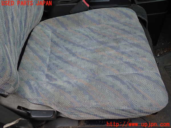 1UPJ-9233227035]デリカ スターワゴン(P35W)運転席シート 中古_3