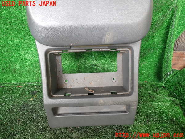 1UPJ-9233227540]デリカ スターワゴン(P35W)センターコンソール 中古_2