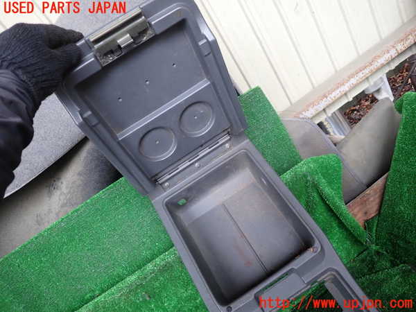 1UPJ-9233227540]デリカ スターワゴン(P35W)センターコンソール 中古_3