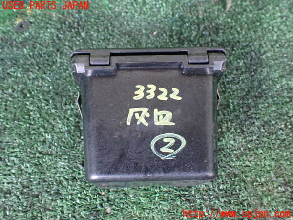 1UPJ-9233227822]デリカ スターワゴン(P35W)灰皿2 中古_3