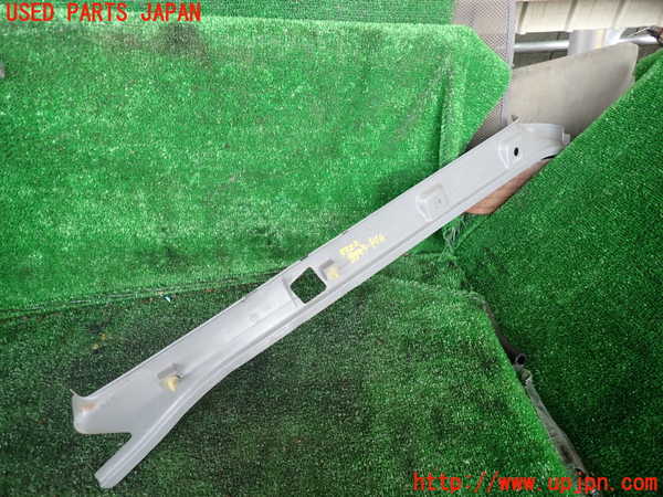 1UPJ-9233227660]デリカ スターワゴン(P35W)左フロントピラートリム 中古_2