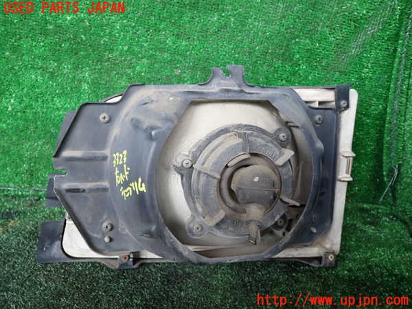 1UPJ-9233231130]ビッグホーン(UBS26GW)右ヘッドライト ハロゲン 中古_3