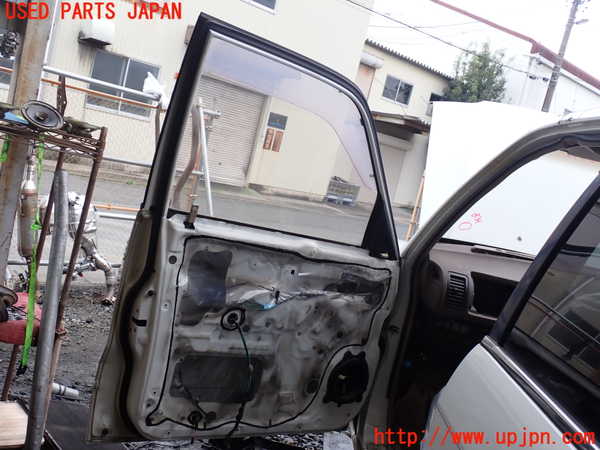 1UPJ-9233231260]ビッグホーン(UBS26GW)左前ドア ASAHI M284 中古_4