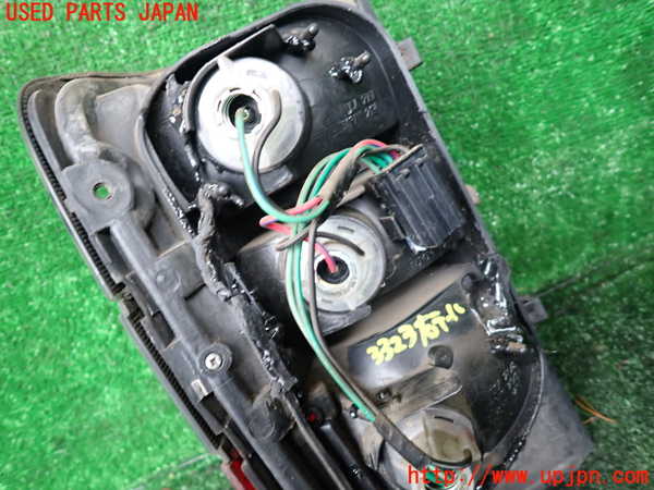 1UPJ-9233231530]ビッグホーン(UBS26GW)右テールランプ 中古_4