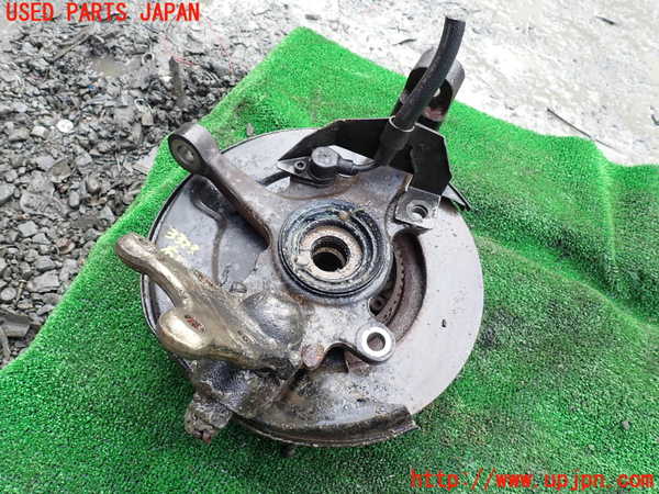 1UPJ-9233234290]ビッグホーン(UBS26GW)右フロントナックルハブ 中古_2