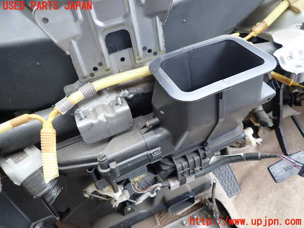 1UPJ-9233236081]ビッグホーン(UBS26GW)エバポレーター1 中古_2
