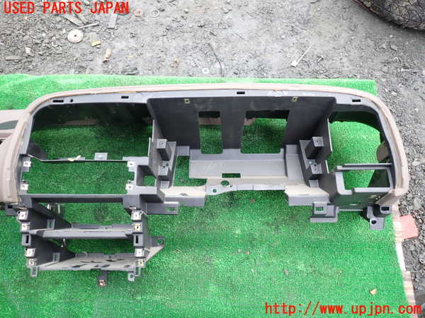 1UPJ-9233237505]ビッグホーン(UBS26GW)ダッシュボード 中古_2