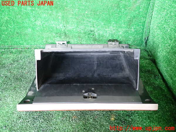 1UPJ-9233237516]ビッグホーン(UBS26GW)グローブボックス1 中古_3