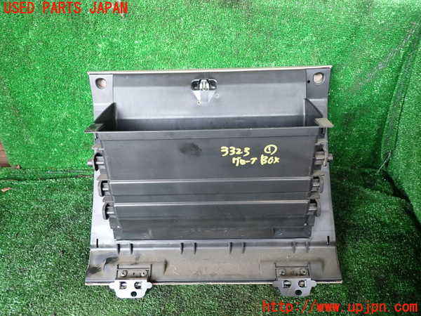1UPJ-9233237516]ビッグホーン(UBS26GW)グローブボックス1 中古_4