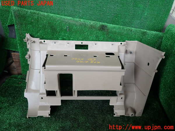 1UPJ-9233237517]ビッグホーン(UBS26GW)グローブボックス2 中古_2