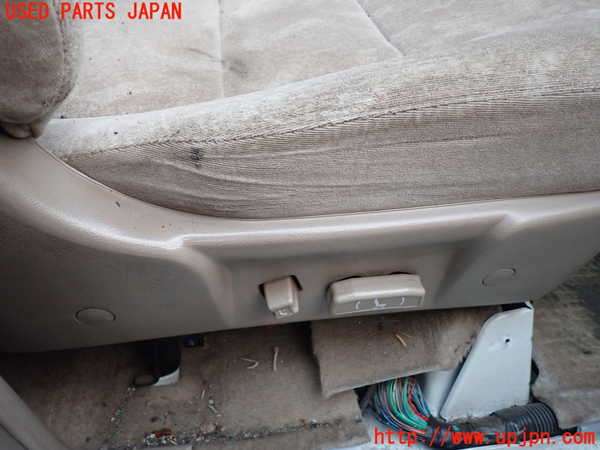 1UPJ-9233237035]ビッグホーン(UBS26GW)運転席シート 中古_4