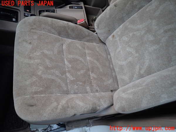 1UPJ-9233237065]ビッグホーン(UBS26GW)助手席シート 中古_3
