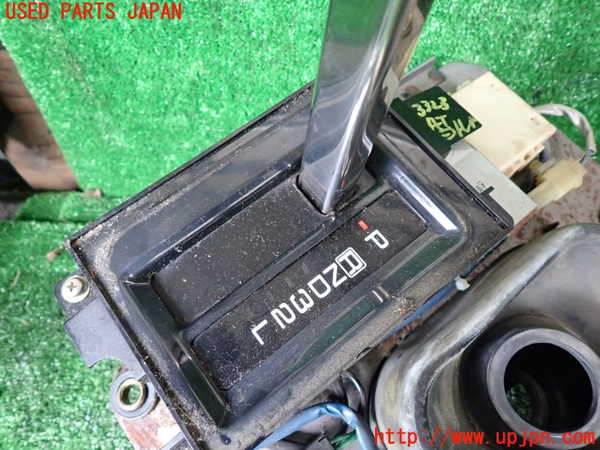 1UPJ-9233237555]ビッグホーン(UBS26GW)ATシフトレバー 中古_3