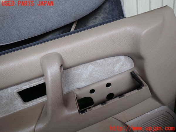 1UPJ-9233231264]ビッグホーン(UBS26GW)左前ドア内張り 中古_2