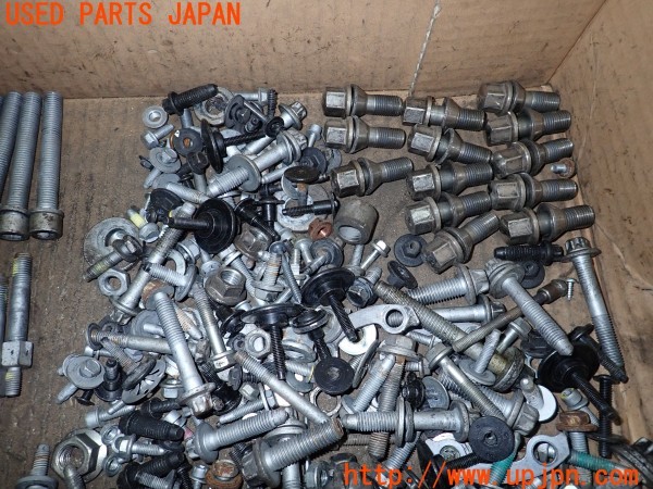 3UPJ=9233240720]マセラティ クアトロポルテ S(MQP30A M156)ネジ・ナット・ステー類 セット ジャンク_4
