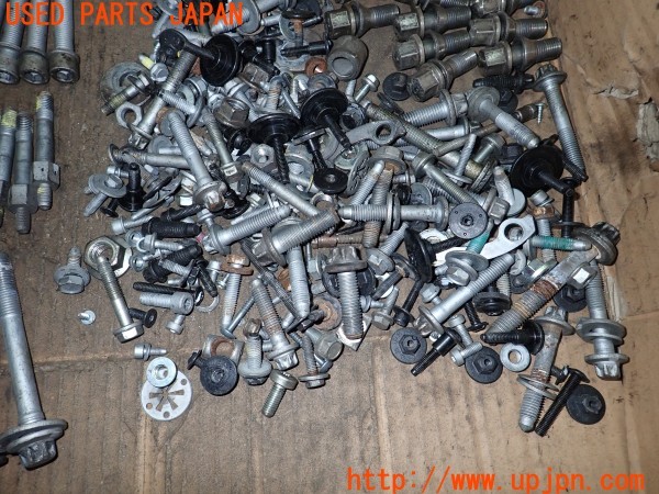 3UPJ=9233240720]マセラティ クアトロポルテ S(MQP30A M156)ネジ・ナット・ステー類 セット ジャンク_5