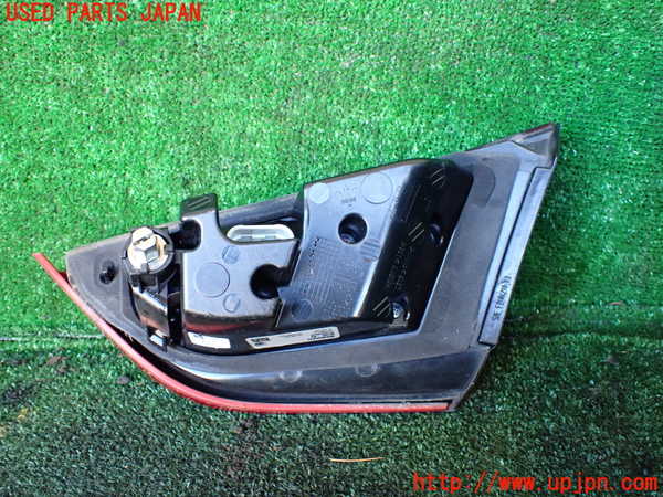 1UPJ-9233241552]マセラティ・クアトロポルテ(MQP30A)左リアフィニッシャー 中古_3