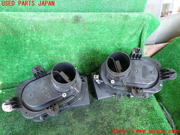 1UPJ-9233242560]マセラティ・クアトロポルテ(MQP30A)エアクリーナーボックス 中古_2