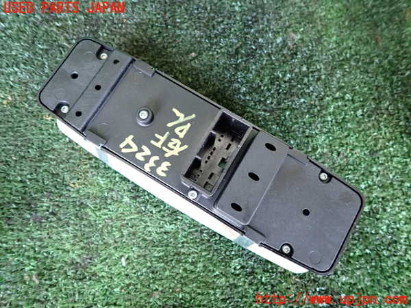 1UPJ-9233246240]マセラティ・クアトロポルテ(MQP30A)右前パワーウィンドウスイッチ 中古_2