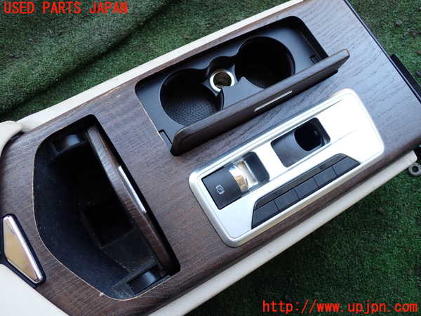 1UPJ-9233247540]マセラティ・クアトロポルテ(MQP30A)センターコンソール 中古_2