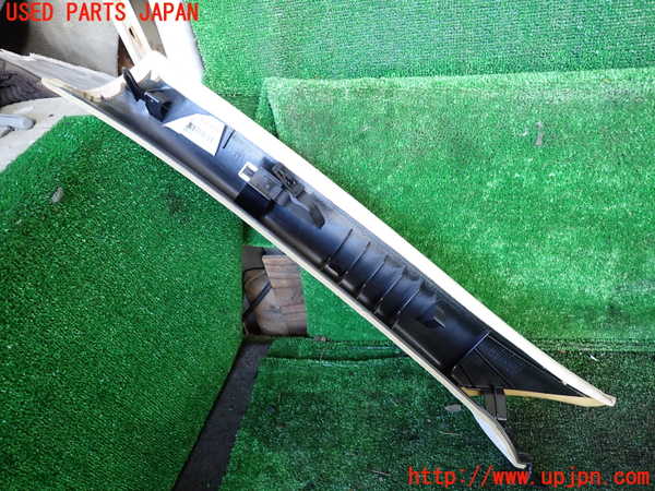 1UPJ-9233247655]マセラティ・クアトロポルテ(MQP30A)右フロントピラートリム 中古_2