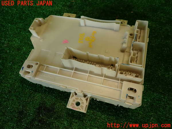 2UPJ-9233256741]コルト ラリーアート バージョンR(Z27AG)ヒューズボックス1 中古_2