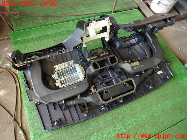 2UPJ-9233257505]コルト ラリーアート バージョンR(Z27AG)ダッシュボード 中古_5