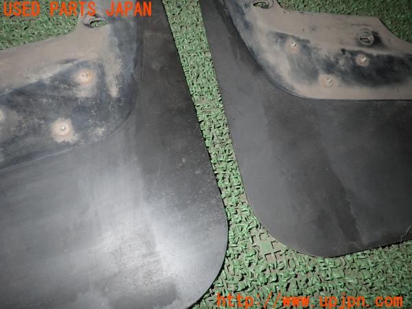 3UPJ=9233260054]パジェロ スーパーエクシード(V75W)前期 純正? マッドガード マッドフラップ 泥除け 4枚 中古_3